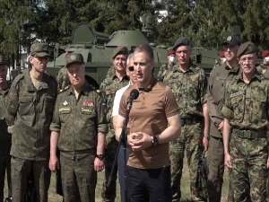 Стефановић: Одлуку о војном року донети до октобра