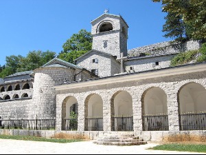 Лидери Демократског фронта честитали Јоаникију и Методију Лидери Демократског фронта честитали Јоаникију и Методију