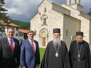 Епископ Теодосије са Палмером о проблемима СПЦ на КИМ