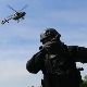 Припадници САЈ-а скачу из хеликоптера или падобрана, како се обучавају за ове акције