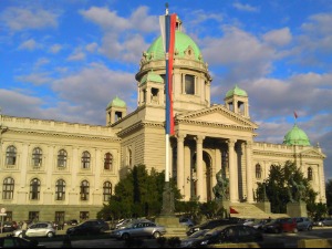 Посланици у понедељак расправљају о предлогу за промену Устава