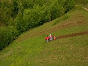 Повратак Шалипуровића и нови трактор нада да ће се вратити живот у Забрдње Тоце
