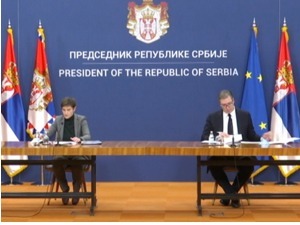 Вучић и Брнабићева вечерас на онлајн седници Савета безбедности
