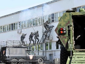 Вулин: Припадници Жандармерије ће увек бити први у заштити грађана