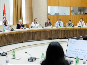 Михајловићева: Дечји бракови озбиљно кршење људских права, предлажу се измене три закона