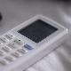 У већини канцеларија бије се битка око даљинског за климу – једни се жале, други је хвале