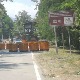 Kфор заменио старе препреке новим на прилазу Високим Дечанима