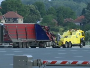 Уклоњен шлепер са ауто-пута Ниш-Београд, саобраћај делимично нормализован