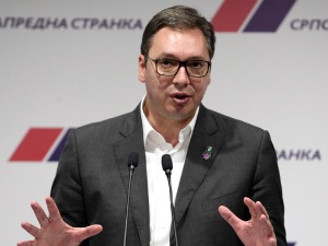 Вучић са страначким одборима СНС-а