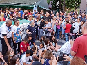 Нови протест на Карабурми, грађани настављају блокаду улице