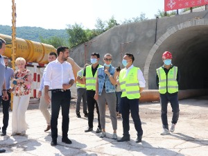 Министру Момировићу позлило на градилишту, у току операција