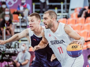 Лош дан српских баскеташа у невреме, Руси срушили снове о олимпијском злату