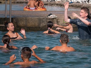 Четрдесетак деце са KиМ први пут на мору