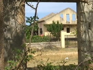 Трагом "Олује" – уз рушевину куће у којој је рођен, Богдан кампује