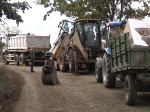 Грађани блокирали пут код Куршумлије због загађене воде, траже измештање депоније