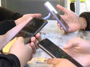 Због Тик-ток изазова деца спремна на све – број прегледа, лајкова и коментара најважнији