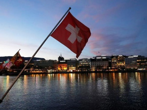 Швајцарска  живи по систему: вакцинисан, прележао, тестиран