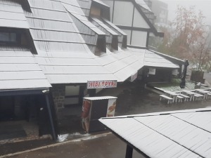 Снежно јутро на планинама – забелели се Златибор, Тара, Златар и Копаоник
