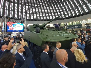 Отворен сајам наоружања "Партнер 2021", представљено борбено возило "лазански"