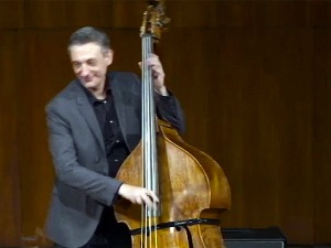 Кад контрабас свира Балкан џез