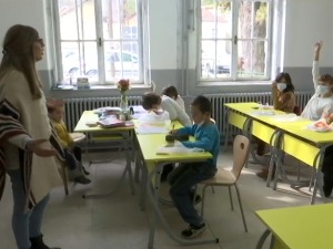 Школско звоно поново се пролама Старом планином, после 15 година ђаци поново у Рсовцима