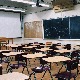 Просветари испред Владе, траже "праведне платне разреде"
