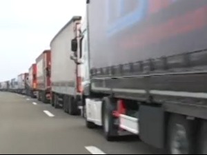 Камиони на Хоргошу чекају седам сати