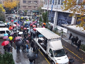 Еколошки протест због Рио Тинта испред зграде РТС-а