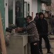 Почео премештај радника Линглонга, боравили у просторијама са плинским боцама и нафтним бурадима