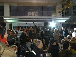 Протест "Србија није на продају" испред зграде РТС-а