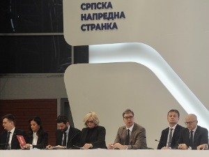 Вучић председник СНС-а до избора, изабрани нови потпредседници