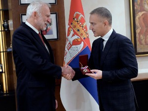 Министру Стефановићу уручен Крст вожда Ђорђа Стратимировића