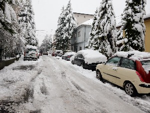 Ванредна ситуација у седам општина, грађани Обреновца добили струју, постепено добијају и грејање