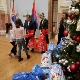 Дачић поделио пакетиће деци из хранитељских породица