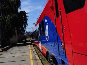 Ноћно тестирање на брзој прузи Београд – Нови Сад, упозорење возачима и пешацима