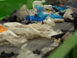 Мало нам треба да од пластичне флаше добијемо нови тепих - зашто више не рециклирамо