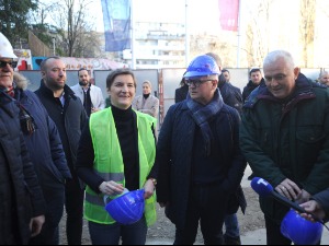 Брнабић: Реконструкција позоришта Дадов биће завршена до октобра