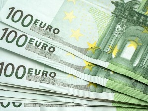 Скупштина усвојила измене закона – младима у јуну 100 евра