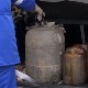 Гориво се може точити и ван резервоара, али не у пластичне флаше