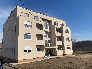 Уручени кључеви станова избеглицама у Прокупљу