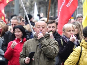 Протест просветара у Београду, скраћени часови у више од 800 школа у Србији