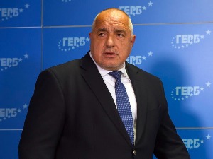 Бојко Борисов осумњичен за уцене, ноћ провео на клупи