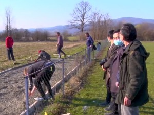 На најтежој деоници Коридора 11, уз пробијање тунела,  граде се и трибине за стадион