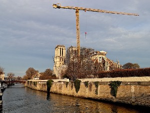 Неочекивано откриће испод Нотр Дама задивило археологе, чека се идентификација пронађеног тела