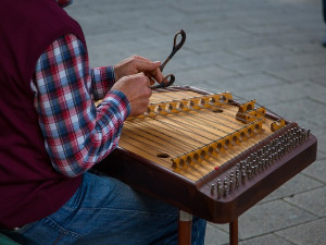  Свирај свирче - цимбало 