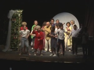 Како изгледају три дана у старачком дому, показали су у представи старишани и малишани