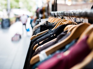 Шта обући за посао у врелим данима – предлози за даме