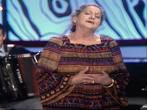  1001 Траг - Је ли коме кано срцу моме - Ксенија Цицварић 