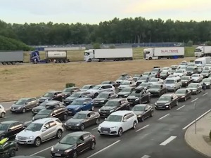 Гужве на границама - на Градини се чека три, Прешеву и Хоргошу два сата