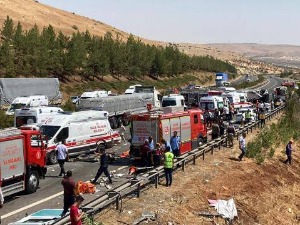 Турска, 16 настрадалих у судару аутобуса, ватрогасног камиона, Хитне помоћи и репортажних кола